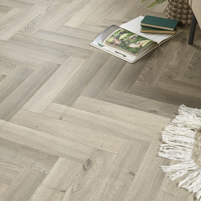 Orion Aalborg 12mm Laminate Herringbone Flooring 470 x 95mm (Pack of 36)