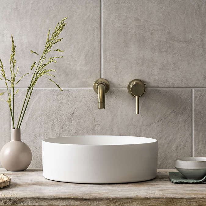 Osaka Slatted Oak 600mm Freestanding Vanity with White Stone Worktop & Round Countertop Basin