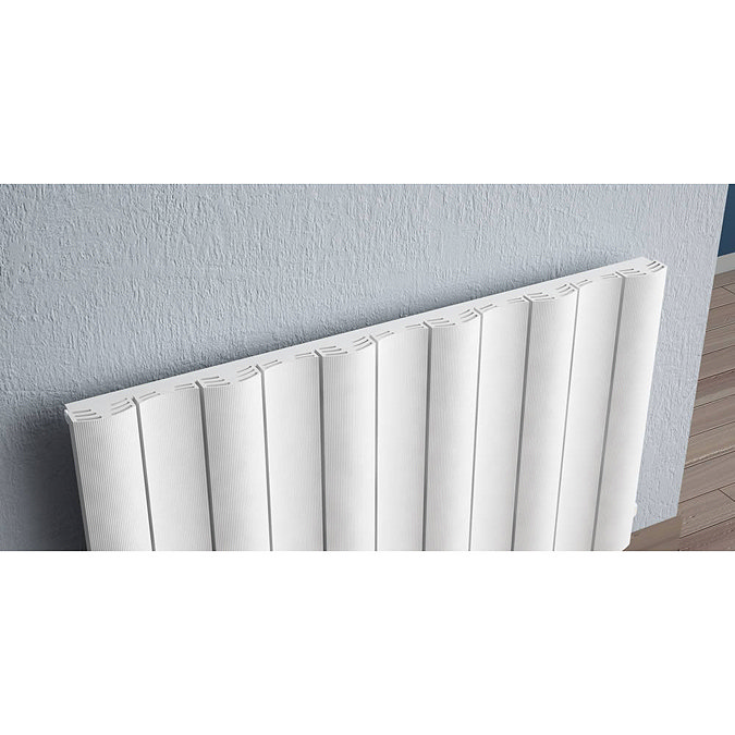 Reina Gio Horizontal Single Panel Aluminium Radiator - Polished Feature Large Image