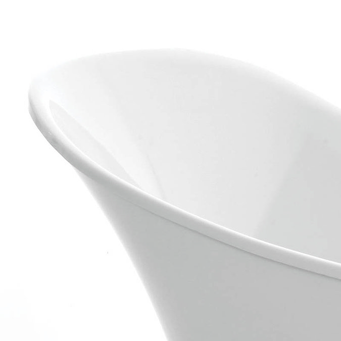 Royce Morgan Kingswood Luxury Freestanding Bath Feature Large Image
