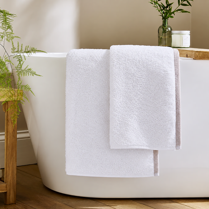Set of 2 White & Mocha Cotton Bath Sheets (70 x 130cm)