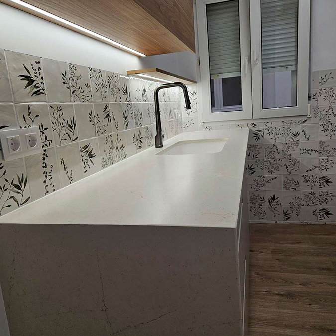 Stonehouse Studio Retford Floral Green Gloss Wall Tiles - 150 x 150mm