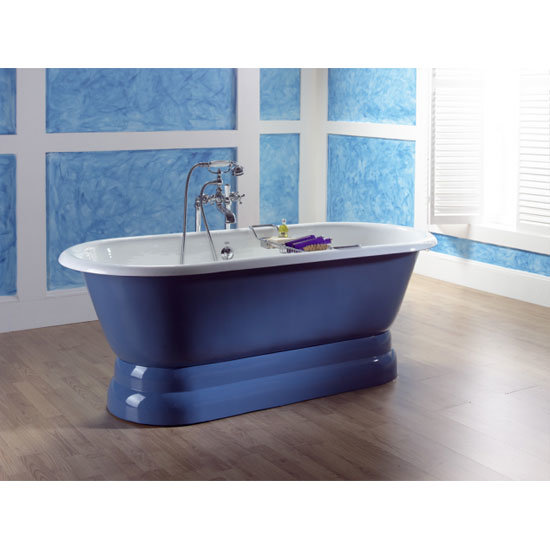 TC - Scotsman on Skirt Cast Iron Bath - TC-SCOTSKIRT Large Image