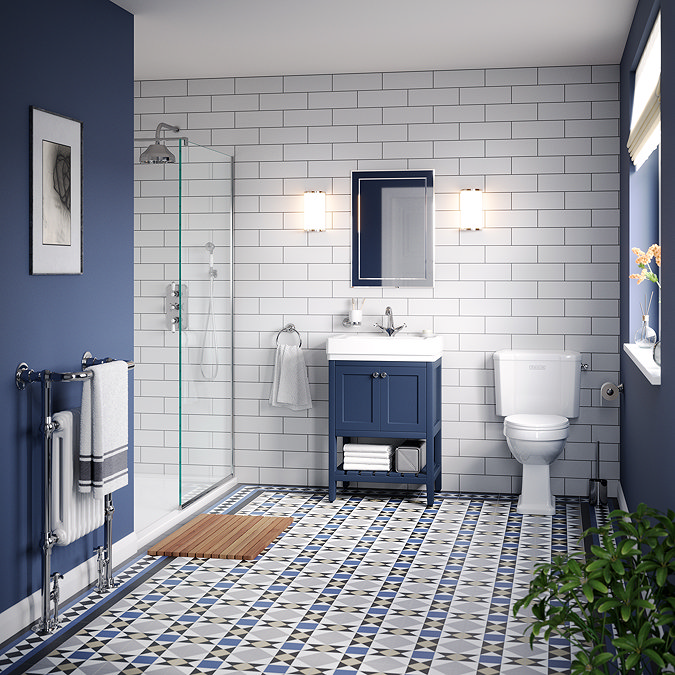 Trafalgar Close Coupled Toilet with Soft Close Seat – Traditional Ceramic WC