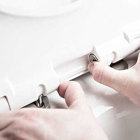 Twyford E100 Round Wall Hung WC + Soft Close Seat Standard Large Image