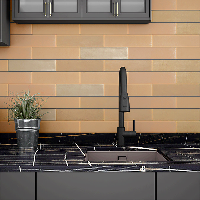 Venice Modern Kitchen Mixer Tap with Swivel Spout & Pull Out Spray - Matt Black