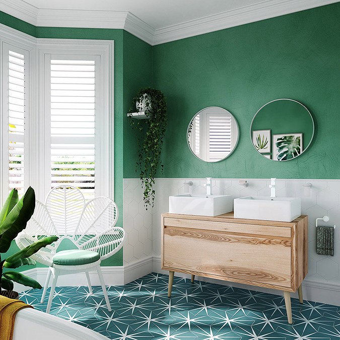 Venice White Frame 600mm Round Mirror Feature Large Image