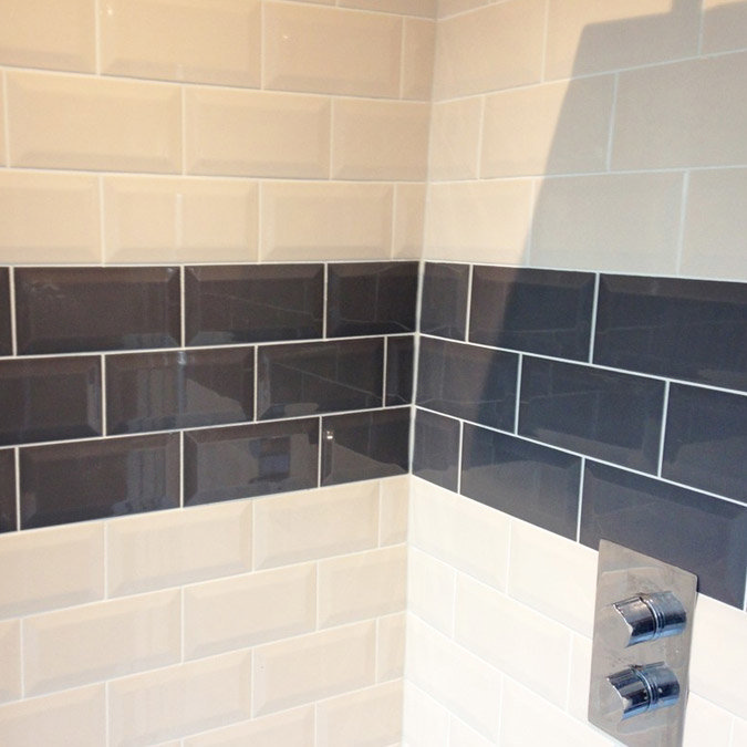 Victoria Metro Wall Tiles - Gloss Grey - 20 x 10cm In Bathroom Large Image