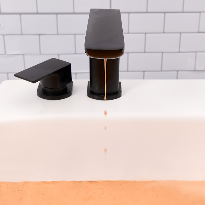 Victorian Plumbing x Slim Chickens Modern Bath with World-first Dip Tap