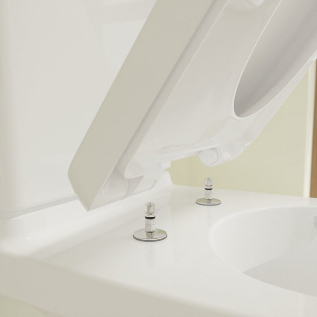 Villeroy and Boch O.novo Close Coupled Toilet (Bottom Entry Water Inlet) + Soft Close Seat  Feature 