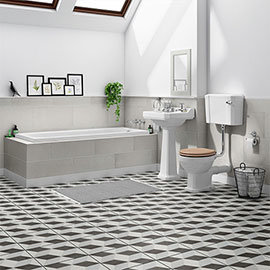 Winchester Traditional Bathroom Suite Medium Image